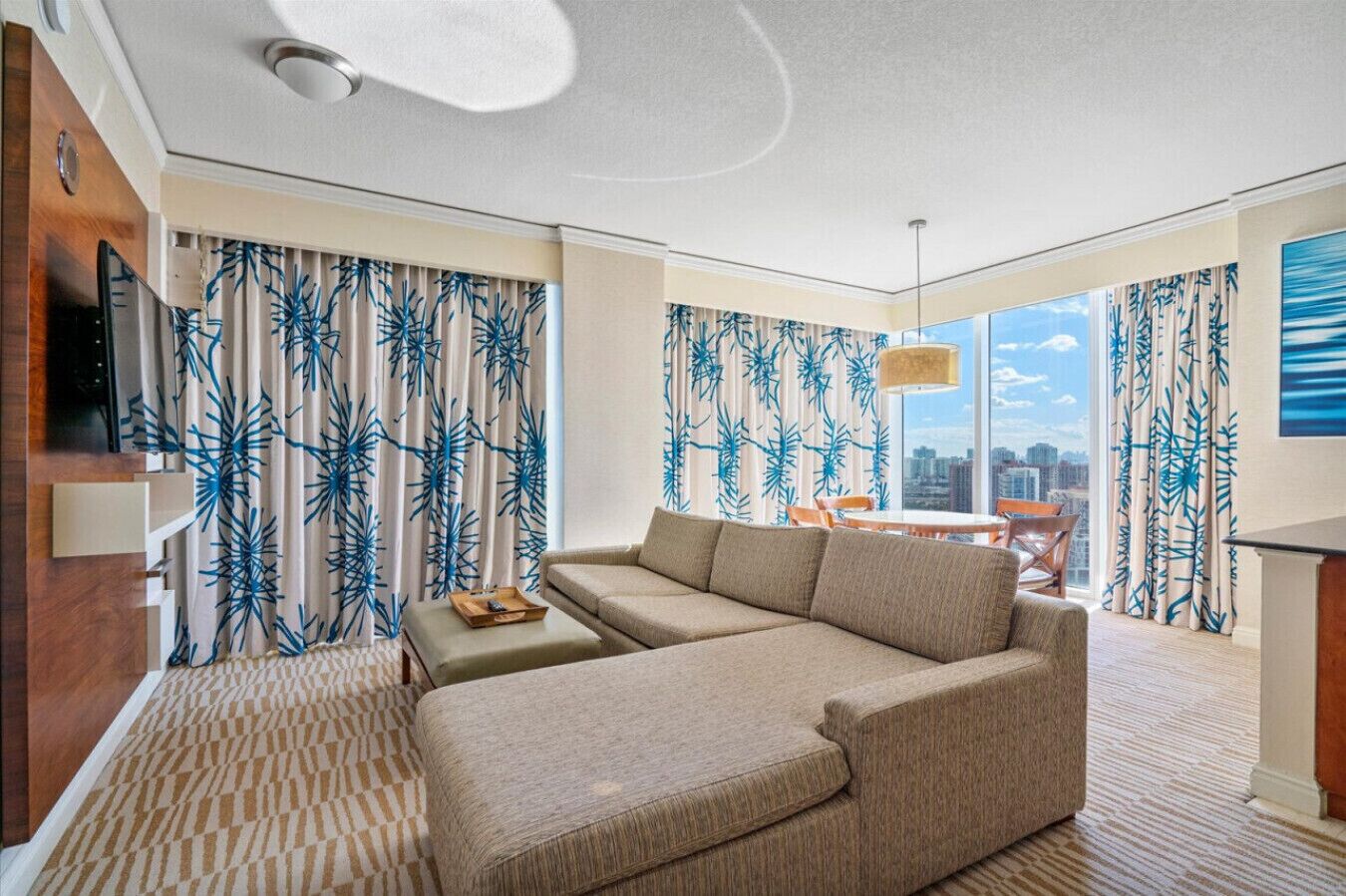 2-bedroom Ocean View Apartment With Kitchen In Luxury Beach Resort - Hallandale Beach, FL