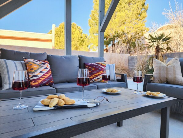 Outdoor dining - Luxury Sage House @ Lake Powell+Game Room+Parking+Firepit+Outdoor Oasis (Page)