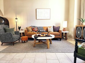 Living area - Luxury Sage House @ Lake Powell+Game Room+Parking+Firepit+Outdoor Oasis (Page)