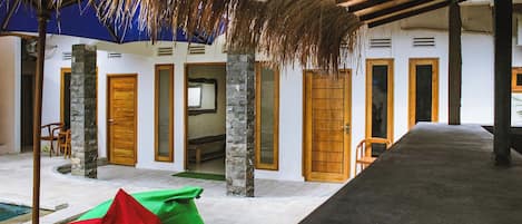 Poolside bar