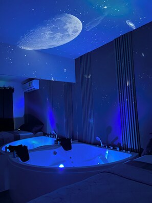 Serviettes fournies, savon, papier toilette