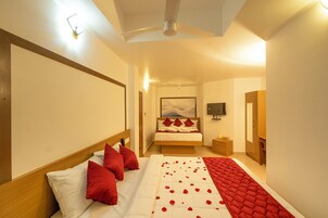 Espacio para trabajar con laptop y wifi gratis