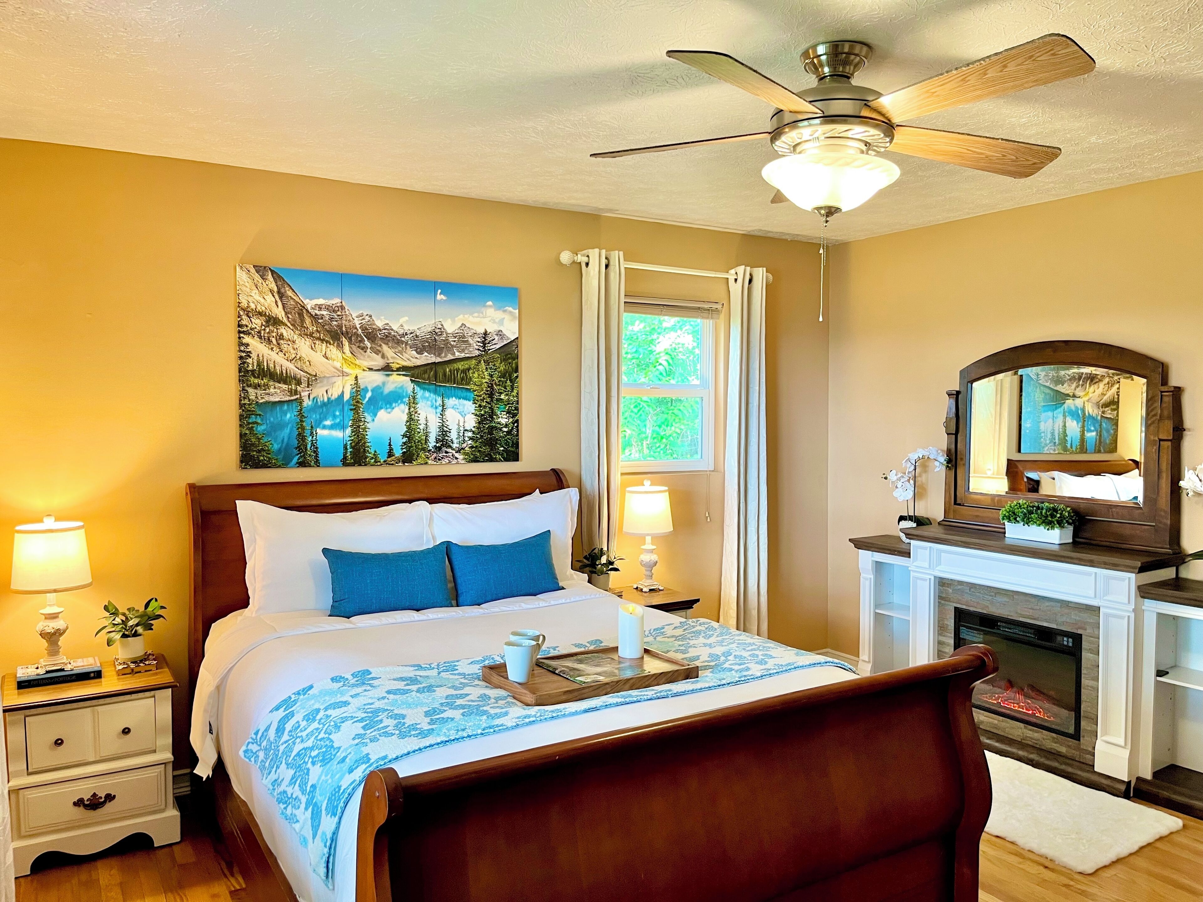 2 soverom, skrivebord, strykejern/-brett og wi-fi (inkludert)