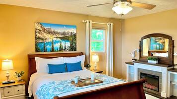 2 soverom, skrivebord, strykejern/-brett og wi-fi (inkludert)