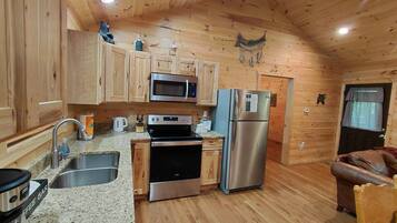 Coffee/tea maker, fridge, microwave, stovetop