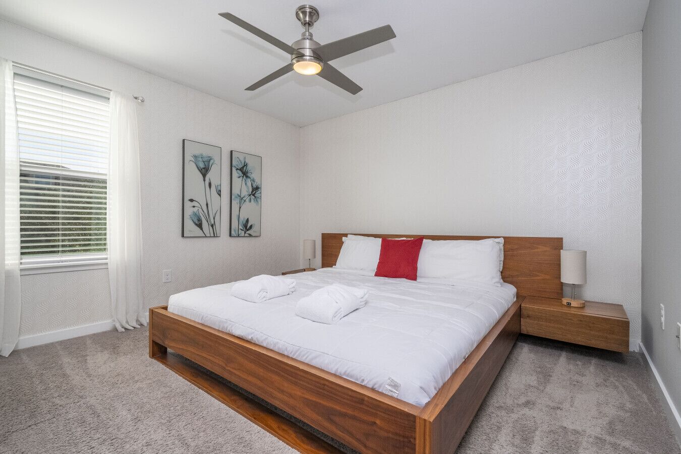 4 soveværelser, skrivebord, strygejern/strygebræt, weekendseng