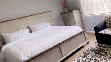 3 bedrooms, iron/ironing board, WiFi, bed sheets