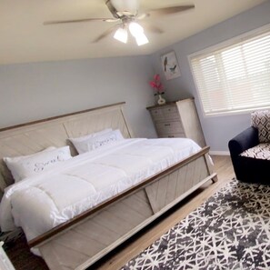 3 chambres, fer et planche à repasser, Wi-Fi, draps fournis