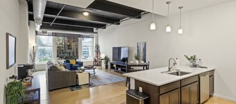 Picturesque Downtown Loft - 2BR