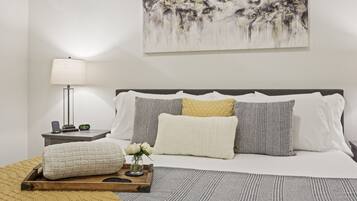 2 slaapkamers, een bureau, een strijkplank/strijkijzer, gratis wifi