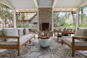 Property grounds - Pet-friendly w/ 3 fireplaces + Golf Course Views (Bluffton)