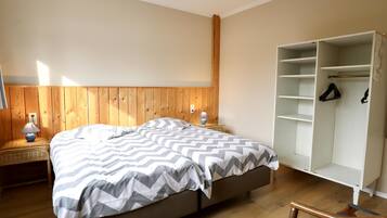 9 makuuhuonetta, internet