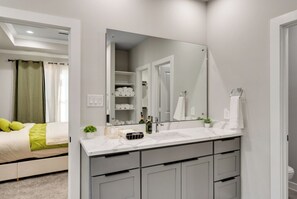 4 camere, ferro/asse da stiro, culla da viaggio, Wi-Fi gratuito