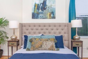 4 bedrooms, iron/ironing board, WiFi, bed sheets