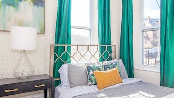 5 bedrooms, iron/ironing board, free WiFi, bed sheets