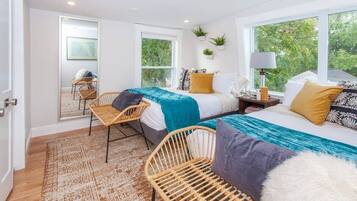 7 bedrooms, iron/ironing board, free WiFi, bed sheets