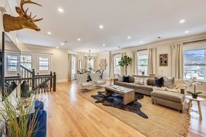 TV, offices - Spacious, New Renovation | Near T (Boston)