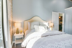 2 bedrooms, iron/ironing board, Internet, bed sheets