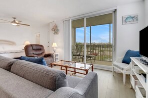 Unclassified image, 3 of 39, button