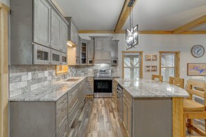 Coffee/tea maker, toaster, cookware/dishes/utensils - Greers Ferry Lake Access & Deck: Group Getaway! (Drasco)