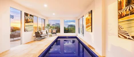 Piscine intérieure