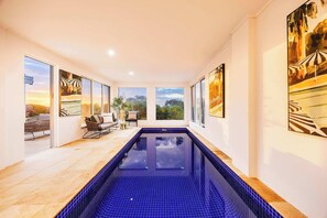 Piscine intérieure