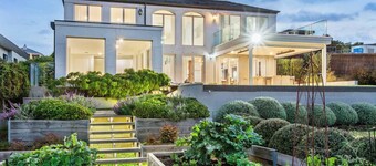 Mount Martha Manor Indoor Pool & Ocean Views