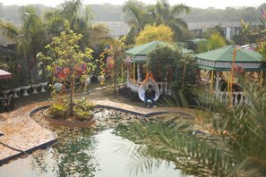Outdoor pool - Sparrow Farms And Resort (Mohanlalganj)