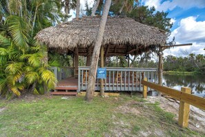 Property grounds - Riverside Breeze! Tropical Retreat w Tiki Hut (Bradenton)