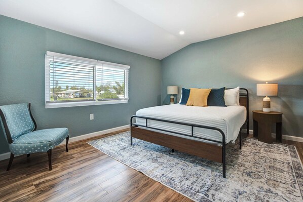 2 bedrooms, iron/ironing board, travel cot, WiFi