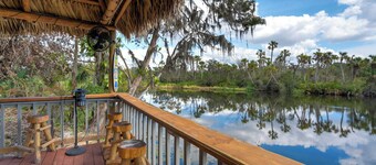 Riverside Luau! Tiki Hut, Fire Pit & Outdoor Fun