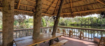 Riverside Luau! Tiki Hut, Fire Pit & Outdoor Fun