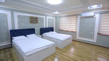 Luxury Double or Twin Room | Desk, laptop workspace, free WiFi