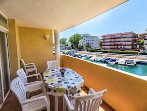 House, 3 Bedrooms | Outdoor dining