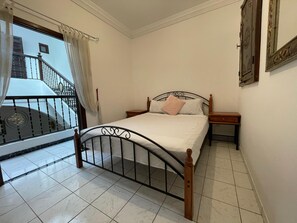 3 室のベッドルーム、アイロン / アイロン台、WiFi、ベッドシーツ