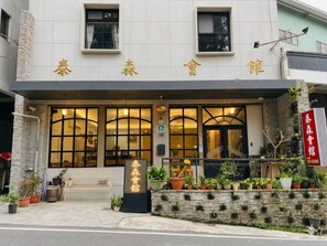 Exterior - TysonB&B (Lugu)