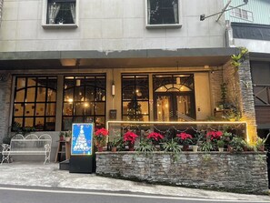 Exterior - TysonB&B (Lugu)