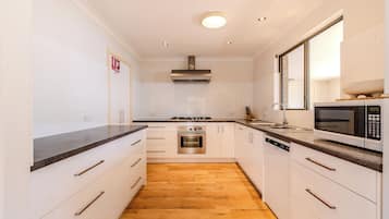 House | Private kitchen | Electric kettle, toaster