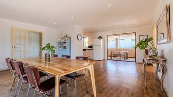 House | Living area | Flat-screen TV