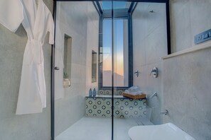 Aksha - Mountain Suite with Balcony | Bathroom