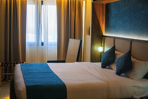 Presidential Suite, 2 Bedrooms, Non Smoking, City View | 1 bedroom, in-room safe, desk, laptop workspace
