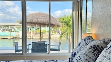 3 habitaciones, escritorio, tabla de planchar con plancha y wifi