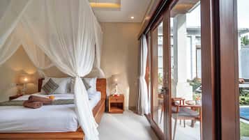 Superior Double Room, Pool View | Living area | 52-inch LED TV with digital channels, Netflix, pay movies