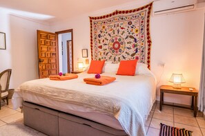 3 chambres, fer et planche à repasser, Wi-Fi gratuit, draps fournis