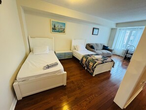 3 Schlafzimmer, Bügeleisen/Bügelbrett, WLAN, Bettwäsche