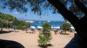 Beach - iliana's seaside maisonette (Spetses)