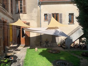 Terrace/patio - La Grenouille Noire (Marcillat-en-Combraille)