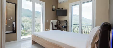 Apartment, 3 Bedrooms | 3 bedrooms, iron/ironing board, free WiFi, bed sheets