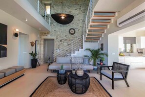 TV connectée, cheminée