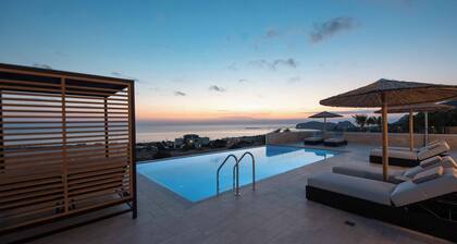 Free heated pools & 800m sea